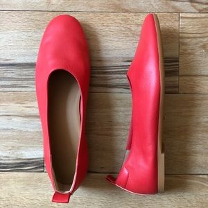 Everlane day glove flat